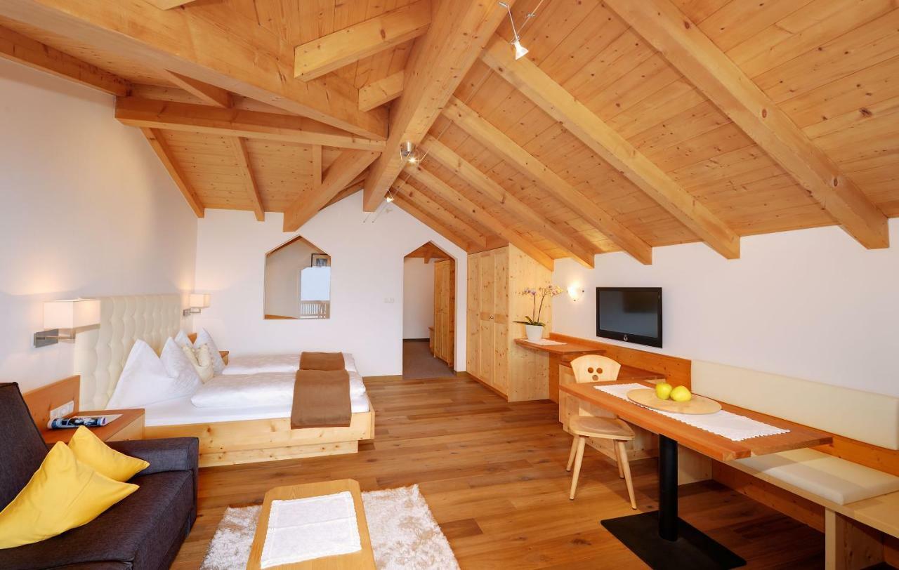 Small Hotel Sonne Тироло Экстерьер фото